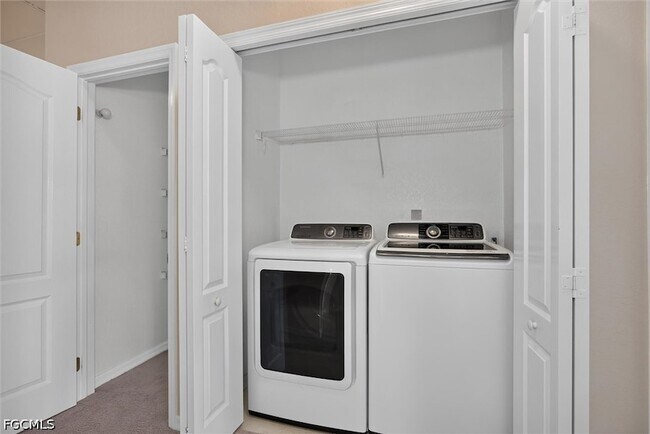 Building Photo - 3241 Cottonwood Bend