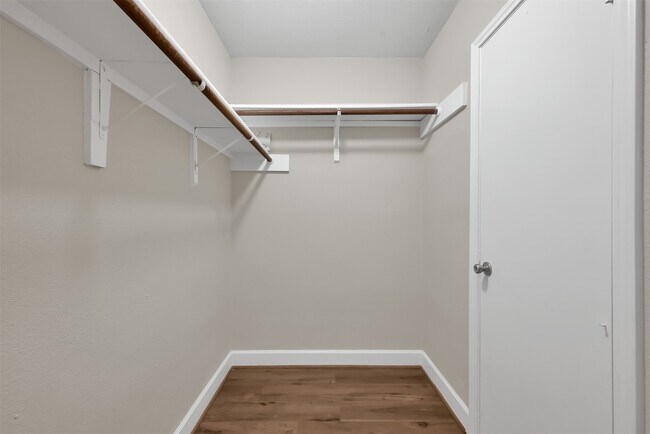 Building Photo - 22318 Meadowrock Dr