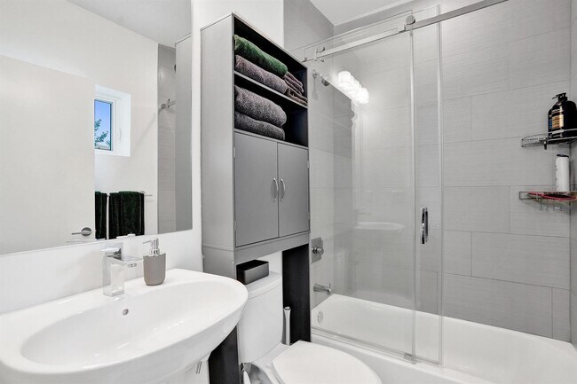 Building Photo - North Ocean Boulevard, Pompano Beach, FL 33062 - 4 BR 3.5 BA townhouse