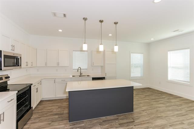 Building Photo - 2112 Belzise Terrace