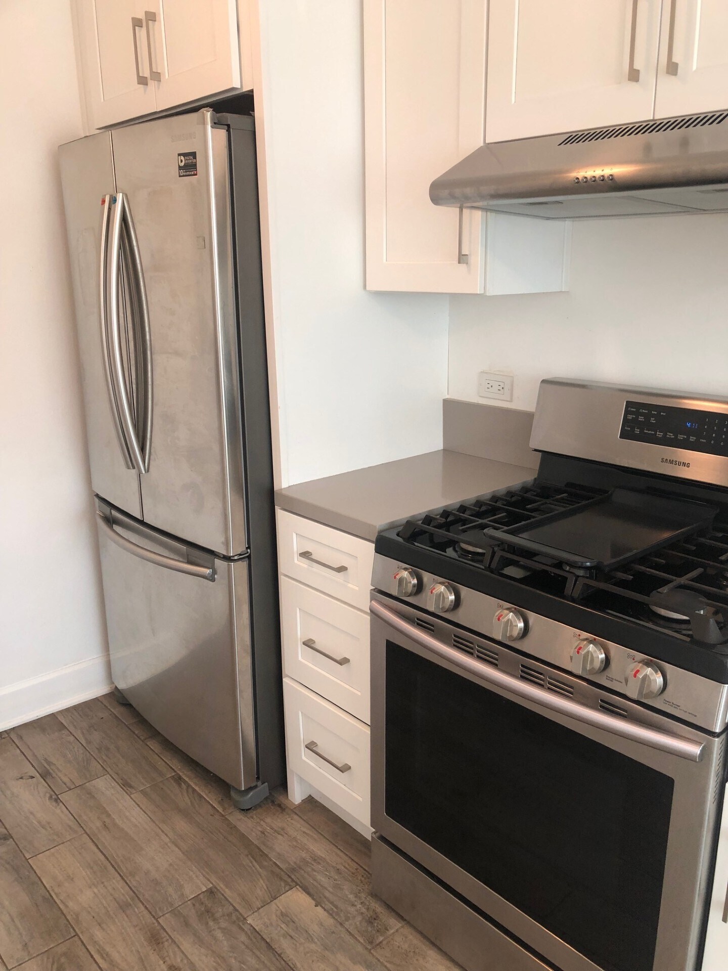 Building Photo - 5707 San Vicente Blvd