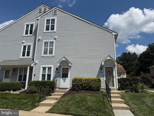 Building Photo - 1705A Heatherstone Ct
