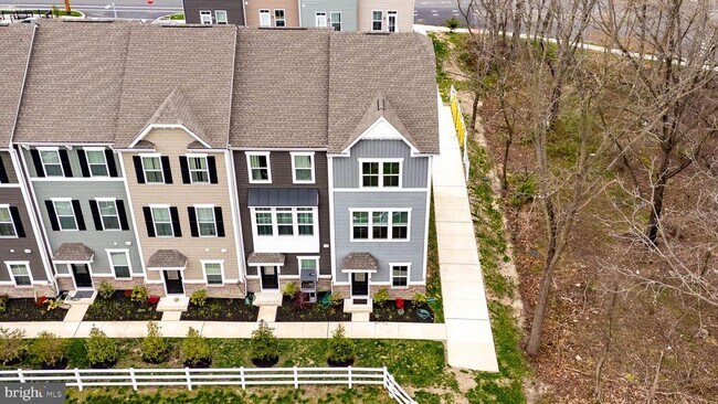Building Photo - 54 Sidney Ln