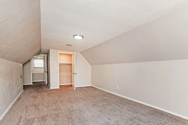 Building Photo - 297 E Melford Ave