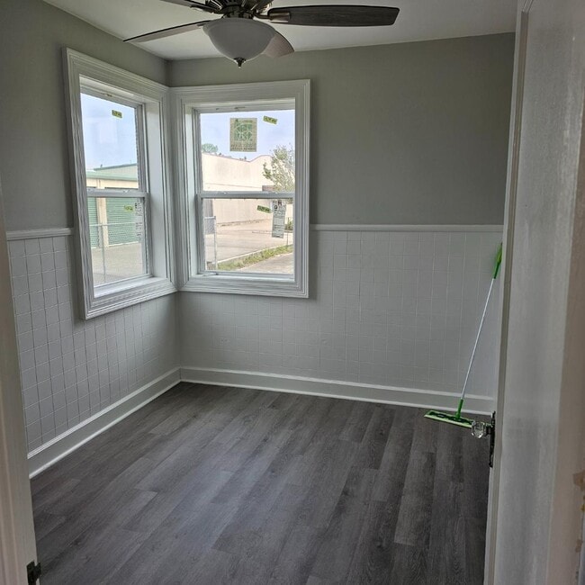 Building Photo - 1755 Ridgefield Ave
