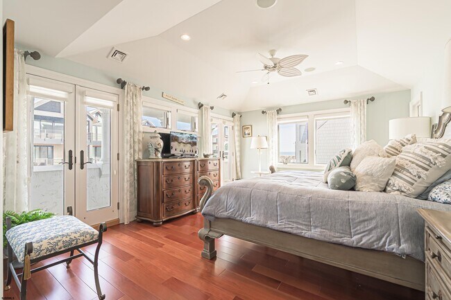 Building Photo - 112 S Rumson Ave