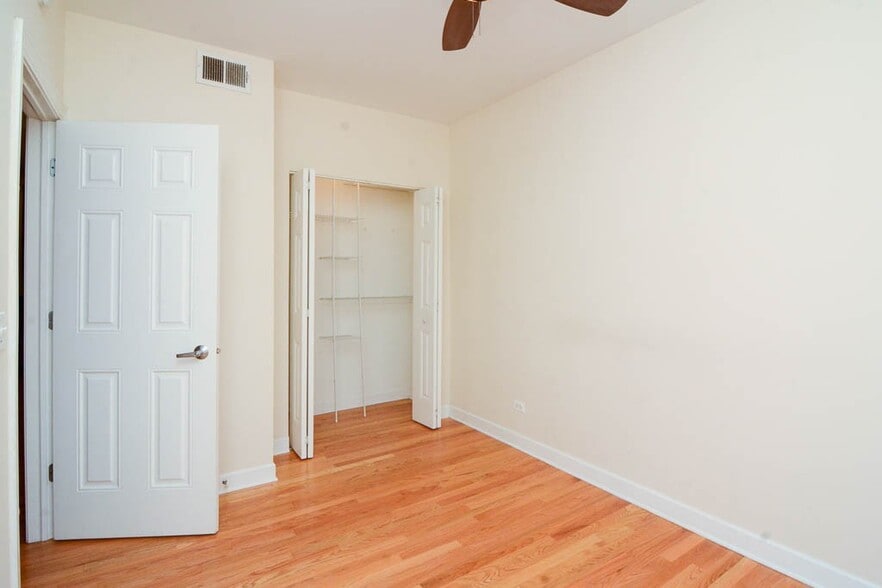 Building Photo - 3237 N Clifton Ave