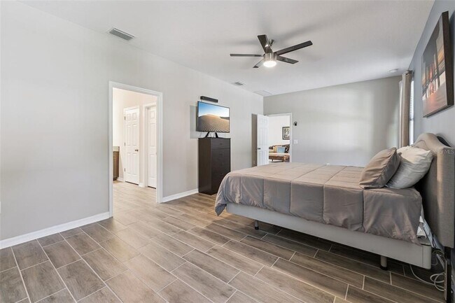 Building Photo - 18229 Porfirio Pl