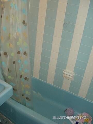 Building Photo - 2018 Commonwealth Ave