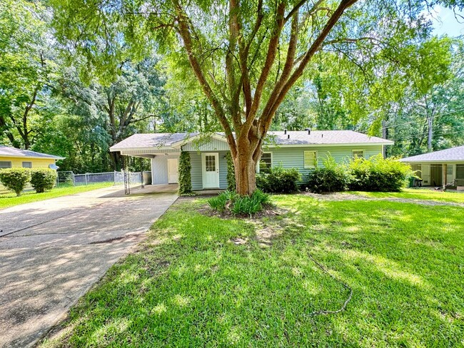 Building Photo - 3 Bed, 1.5 Bath Home in Ruston
