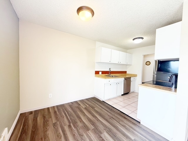 Building Photo - 924 Shorewood Dr