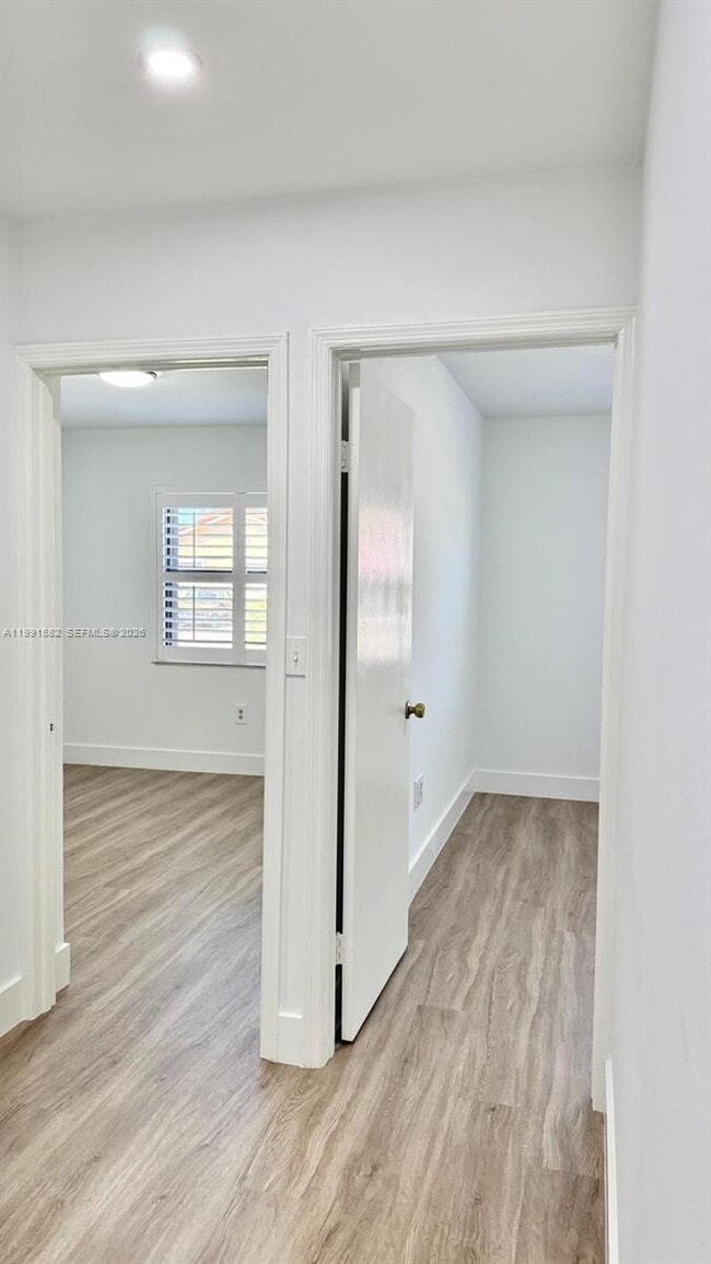 Building Photo - 1547 SW 137th Pl