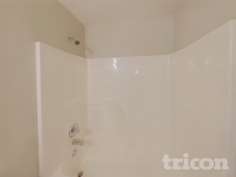 Building Photo - 383 Oakhaven Way