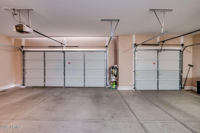 Building Photo - 2892 E Beechnut Pl