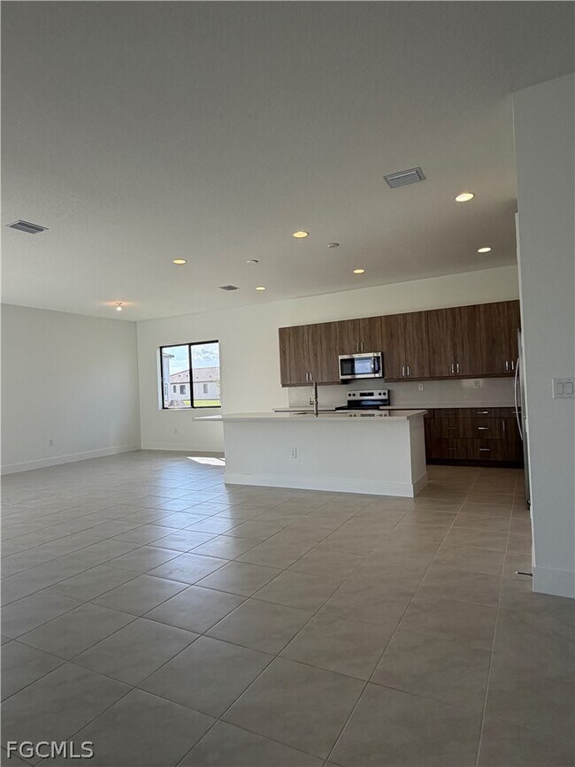 Building Photo - 5166 Julienne Rd