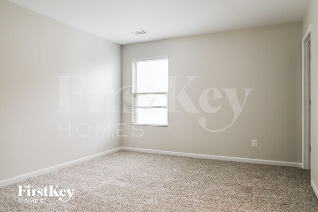 Building Photo - 216 Aberdeen Way