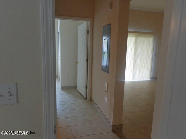 Building Photo - 9595 Amarante Cir