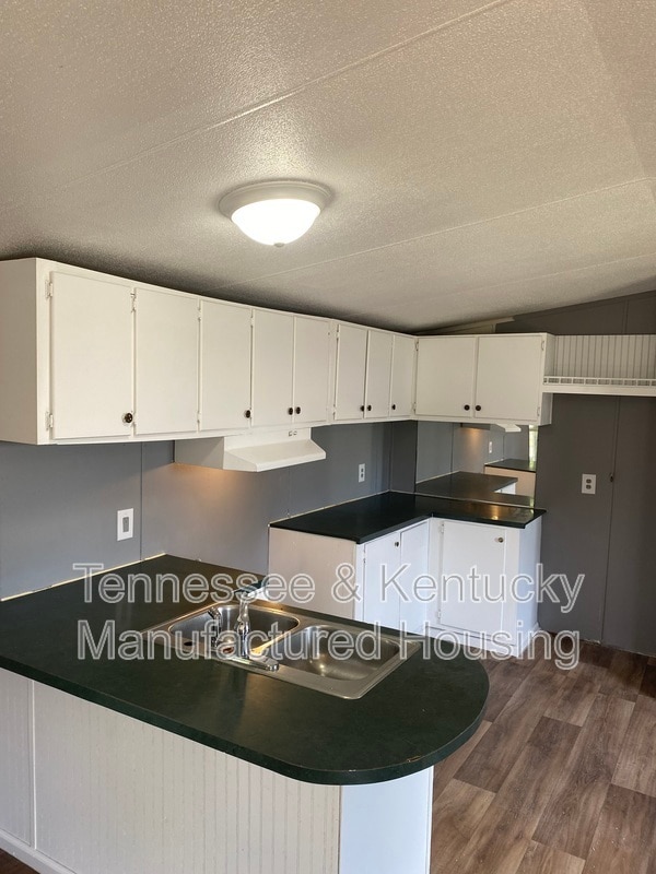 Building Photo - 1104 Columbia Ave