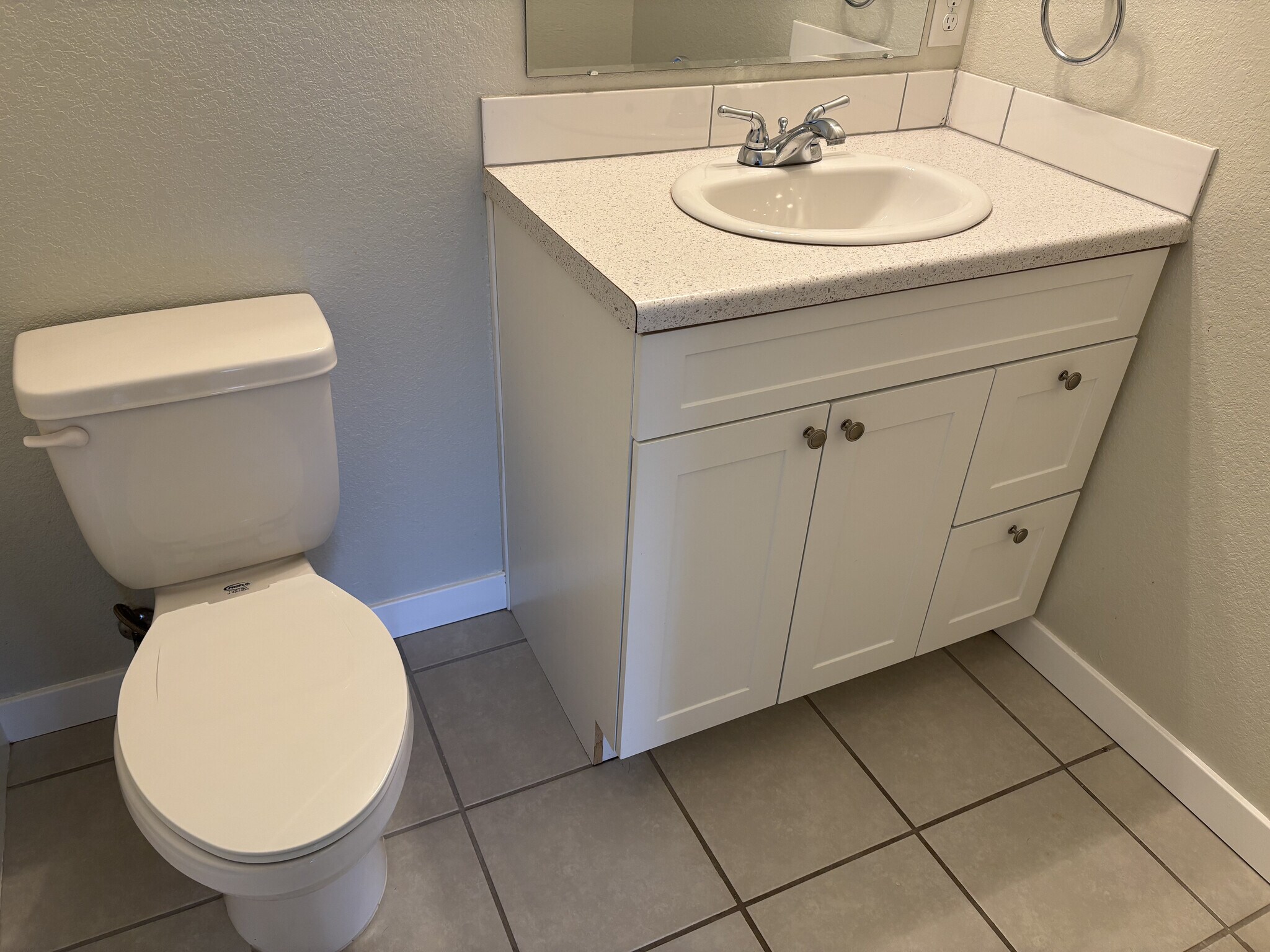 Building Photo - 1601 Kimbark St