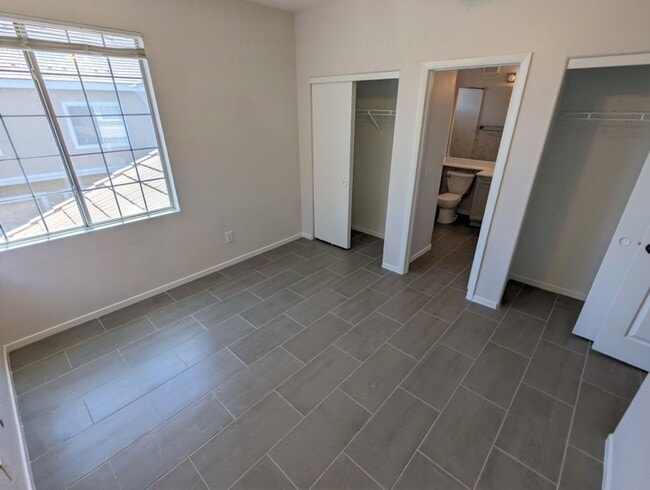 Building Photo - 9901 Trailwood Dr