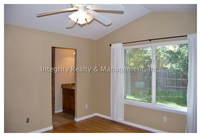 Building Photo - 8840 Shoal Creek Ln