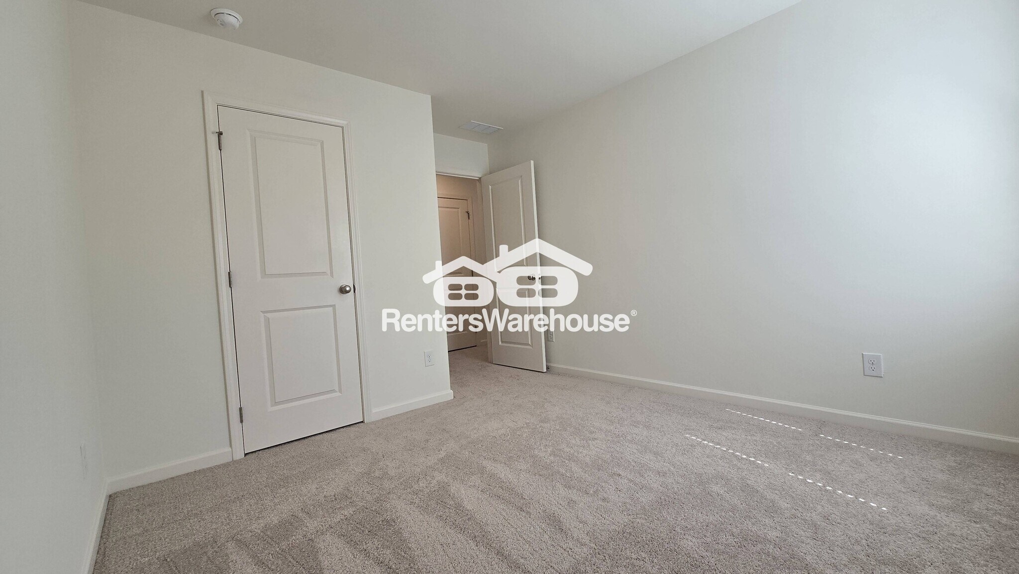 Building Photo - 1585 Salem Dr