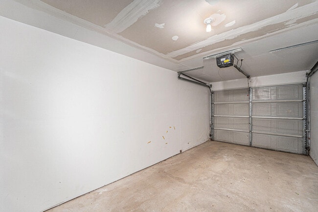 Building Photo - 3054 Forest Creek Ct