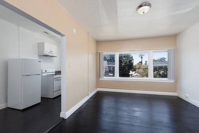 Building Photo - 215 W. 7th