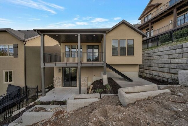 Building Photo - SPECTACULAR VIEWS, MIL APT, BRAND NEW MOUN...