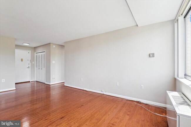 Building Photo - 10401 Grosvenor Pl