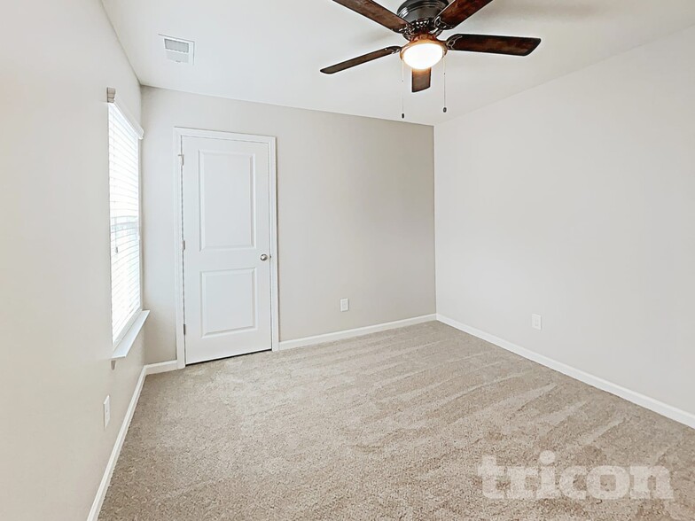 Building Photo - 116 Carolinian Dr