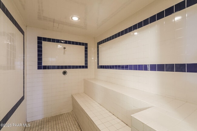 Building Photo - 1810 E Blacklidge Dr