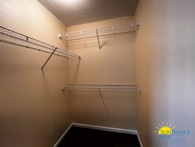 Building Photo - Spacious 3 Bedroom In Crestview!