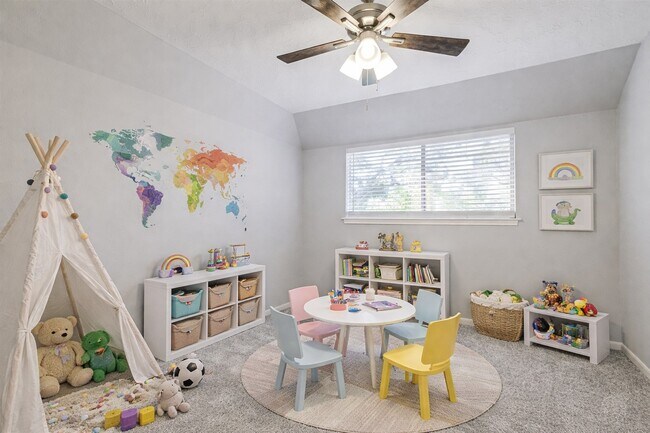 Building Photo - 20506 Park Pine Ln