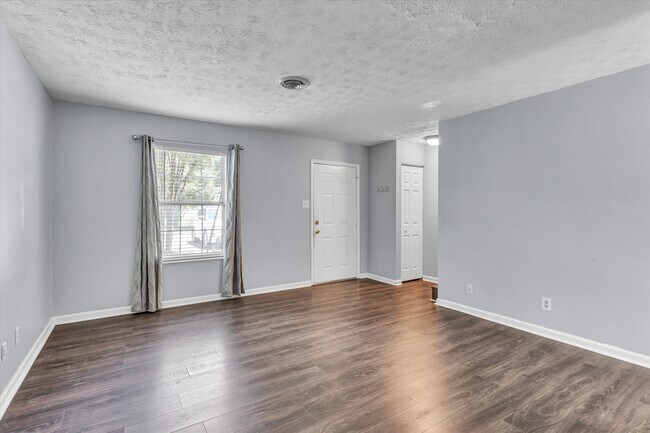 Building Photo - 686 Bethany Ct