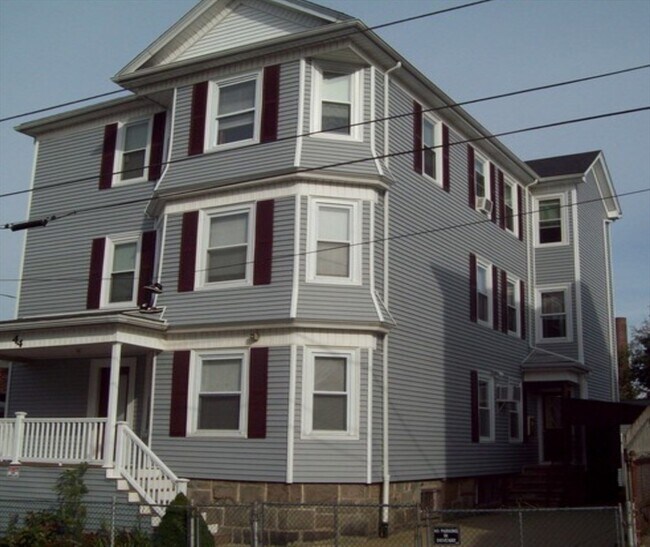 Building Photo - 44 Crawford St