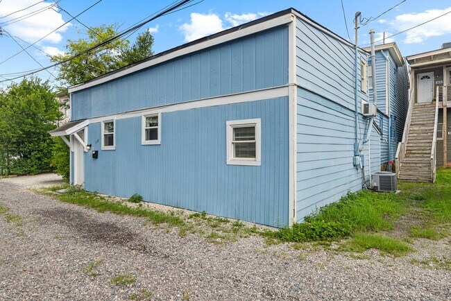 Building Photo - 112 E Anderson St