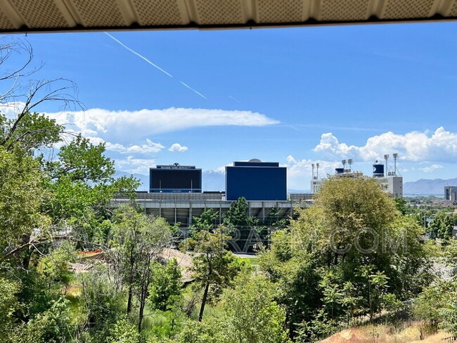 Building Photo - 270 2020 N