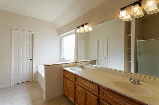 Building Photo - 1101 Cimarron Ct