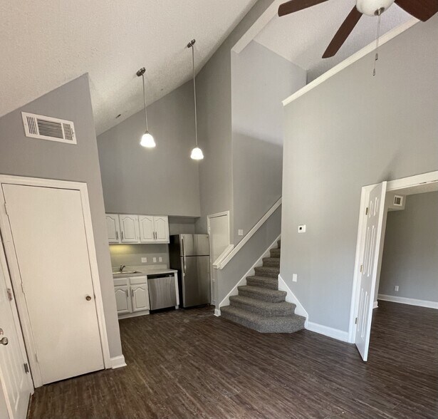 The Pointe at East River Place 881 E River Pl Jackson MS 39202