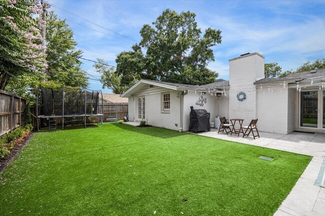 Building Photo - 6249 Olympia Dr