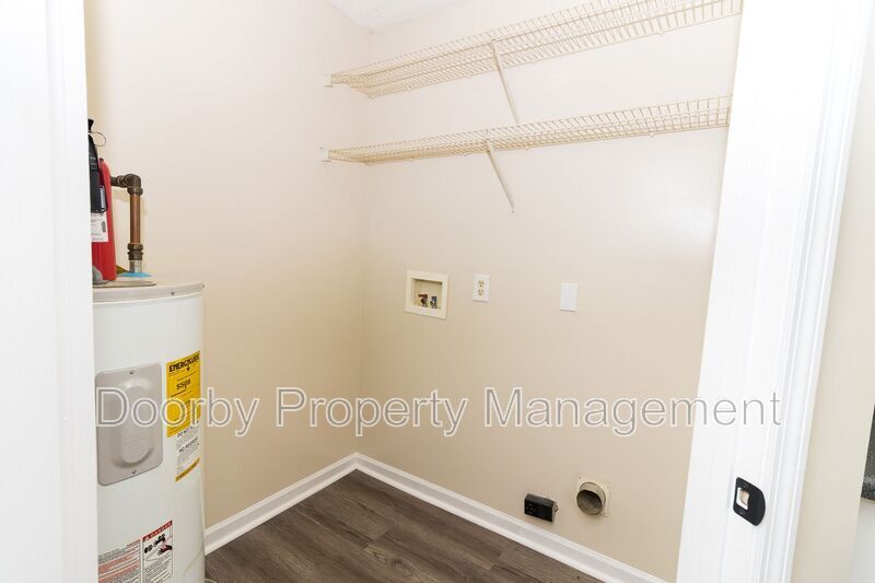 Building Photo - 2425 Ashmore Ave