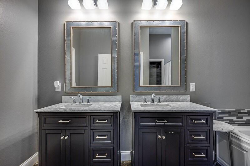 Building Photo - 120 Jax Sq