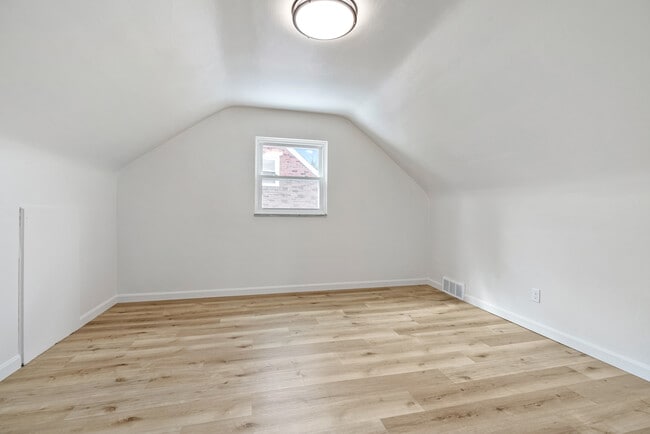 Building Photo - 4484 Scherling St