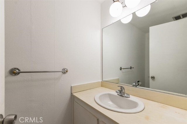 Building Photo - 2057 Dacian Dr S