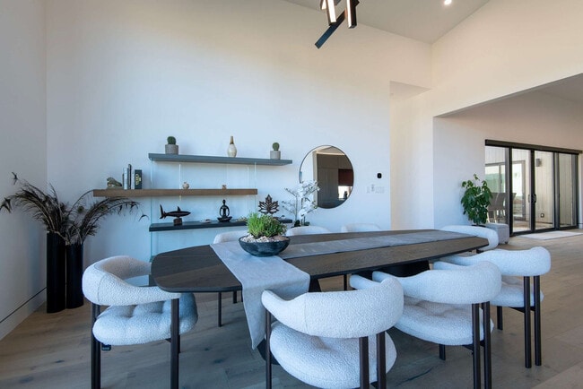 Building Photo - 779 Lucia Ln