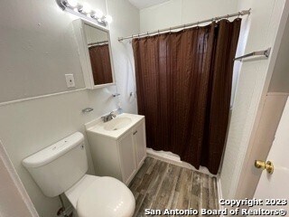 Building Photo - 215 Edna-