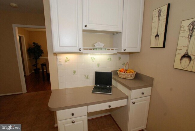 Building Photo - 6042 Haverhill Ct