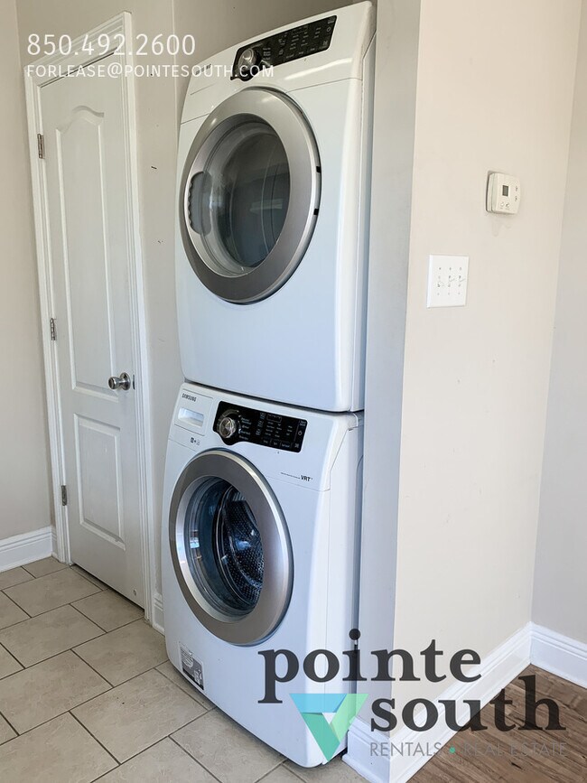 Building Photo - 116 S Elm St