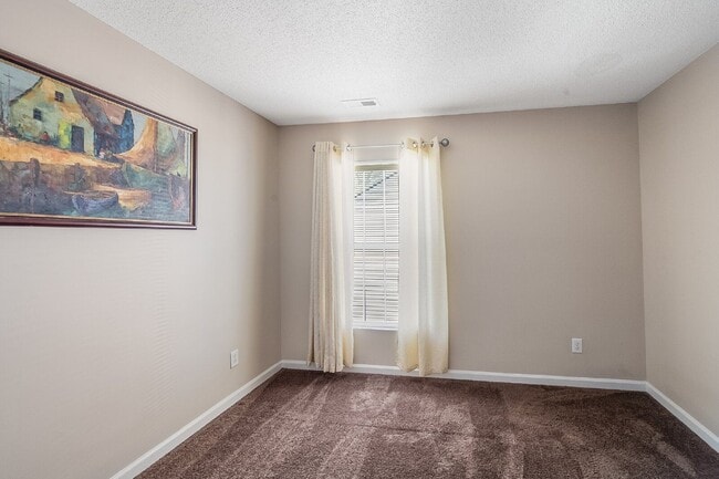 Building Photo - 2924 Tuckland Dr